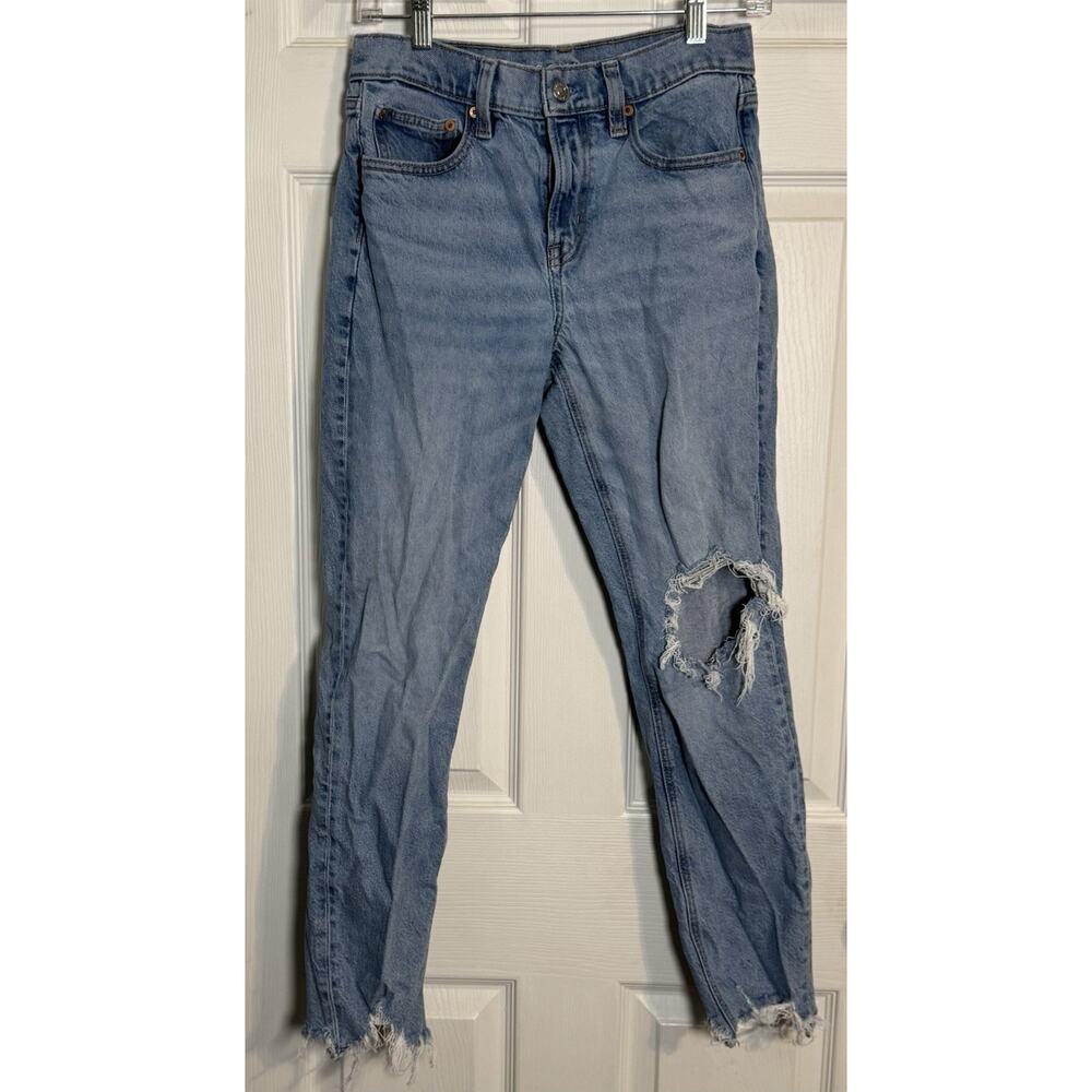 American Eagle Women's 90’s Skinny, Distressed, Light Wash Jeans, 4 Short